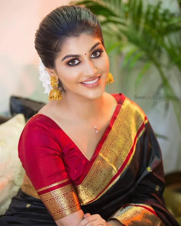 Black_Woven_Kanjivaram_Silk_Saree_with_Saree_Cover
